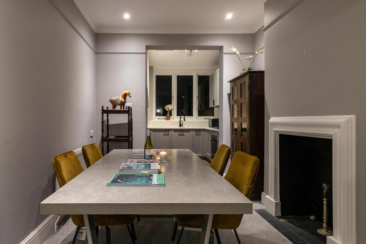 Shared Guest House 5 Mins Walk From Vauxhall And Nine Elms Station With Off-Site Parking Near Us Embassy Londra Esterno foto