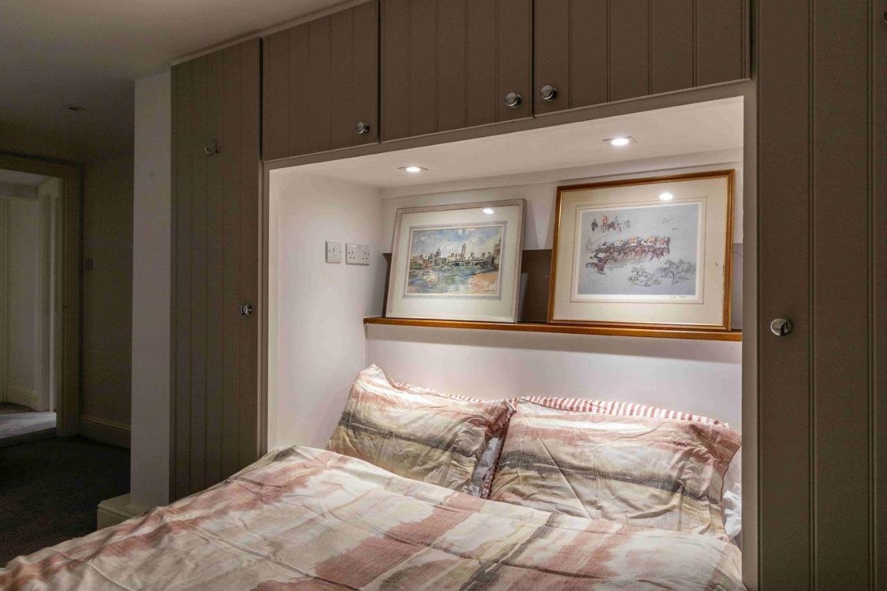 Shared Guest House 5 Mins Walk From Vauxhall And Nine Elms Station With Off-Site Parking Near Us Embassy Londra Esterno foto